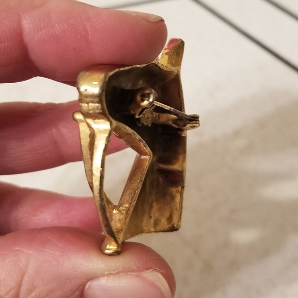 Retro gold tone horse brooch - Picture 3 of 11